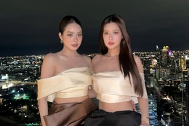 Thanh Thủy và Đoàn Thiên Ân đọ sắc như chị em sinh đôi tại Thái Lan