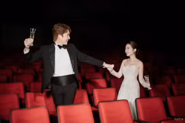 Đình Tú - Ngọc Huyền tung ảnh cưới ngọt ngào tại Nhà hát Kịch Hà Nội