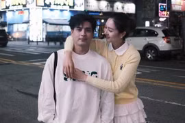 Vợ chồng Hồ Quang Hiếu 'trốn con' du lịch Hàn Quốc sau đám cưới