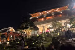 Cận cảnh biệt thự đồ sộ của trưởng thôn trẻ "giàu nhất Việt Nam"