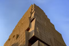 Cận cảnh tòa nhà có khả năng chịu nắng nóng 40°C