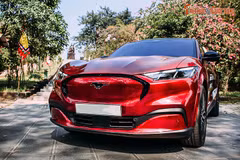 Cận cảnh Ford Mustang Mach-E chính hãng Việt Nam, giá 2,599 tỷ đồng