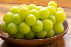 Nho "quý tộc" Nhật Bản chỉ vài chục nghìn bán đầy chợ Việt 