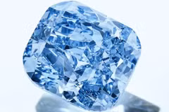 Cận cảnh viên kim cương xanh quý hiếm đấu giá gần 500 tỷ