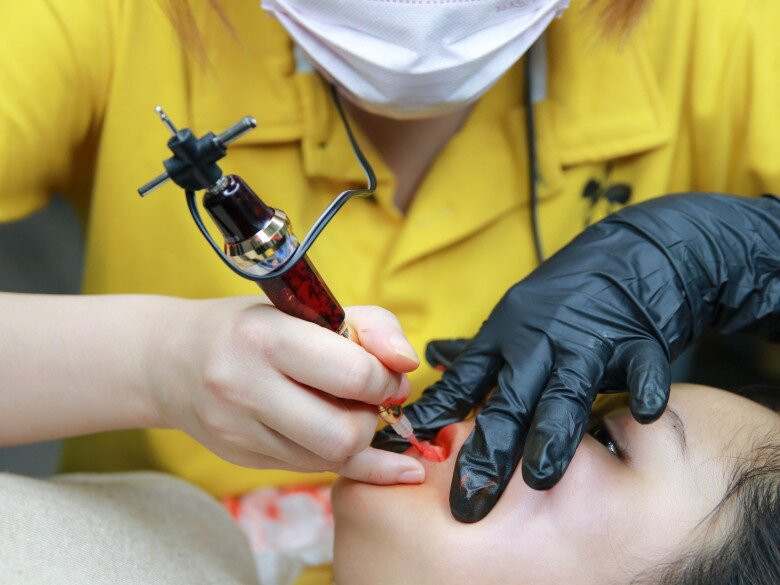 5 nghề làm đẹp hút khách nhất dịp cận Tết, kiếm 20 triệu đồng/ngày, khách xếp hàng dài chờ đến lượt ảnh 4