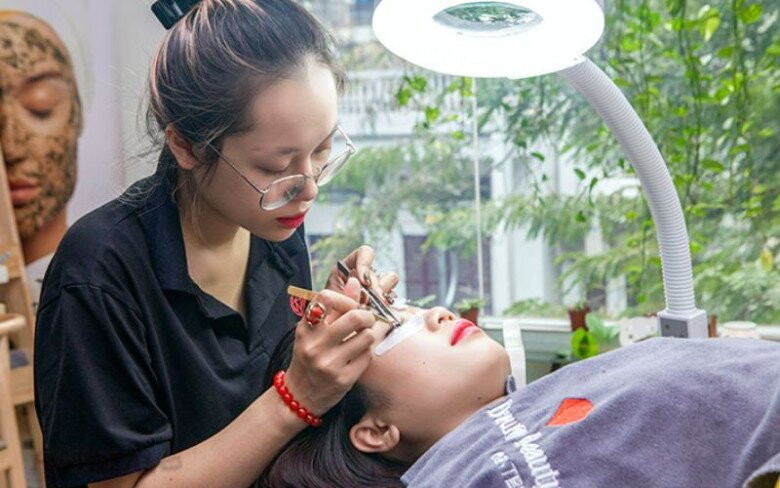 5 nghề làm đẹp hút khách nhất dịp cận Tết, kiếm 20 triệu đồng/ngày, khách xếp hàng dài chờ đến lượt ảnh 3