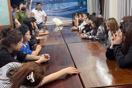 Công an Đắk Lắk bắt giữ "tú bà" môi giới mại dâm trong quán karaoke