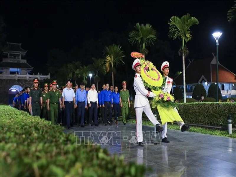 Nhiều tỉnh, thành phố tổ chức Lễ thắp nến tri ân các Anh hùng liệt sĩ 