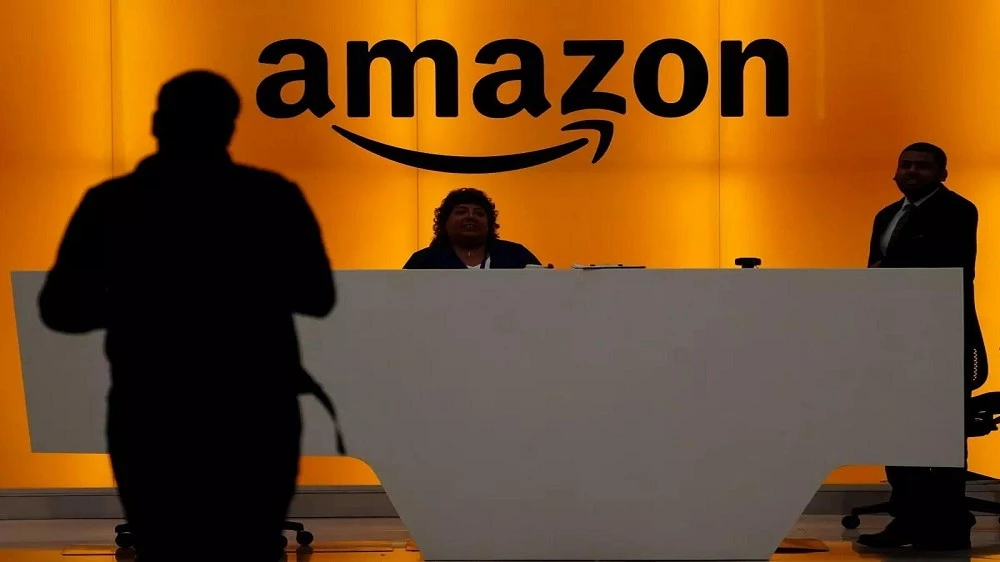Amazon sa thải 30.000 nhân viên, AI chính thức thay thế con người