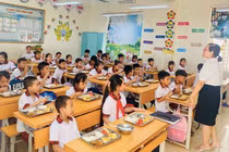 Trường TH Sen Phương giảm giá gói thầu suất ăn 18,7% rồi chọn nhà thầu mới tiết kiệm 0%? [Kỳ 2]