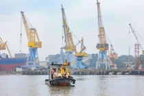 Điệp khúc "một mình một ngựa" và nhóm nhà thầu quen mặt tại Cục Hàng hải