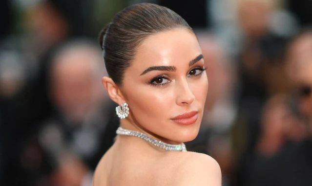 Sắp cưới cầu thủ Christian McCaffrey, hoa hậu Olivia Culpo vẫn đẹp sexy