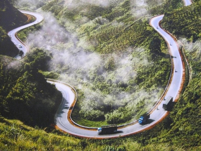 Pha trộn giữa vẻ đẹp hiểm trở và hoang sơ, Khau Phạ cùng Mã Pí Lèng, Ô Quy Hồ, Pha Đin đã làm lên “tứ đỉnh đèo” Tây Bắc huyền thoại.