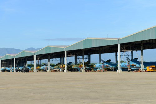 Anh em "đôi cánh ma thuật" luôn trong tư thế sẵn sàng chiến đấu.