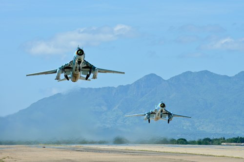 Khác với các biến thể trước, máy bay Su-22M4 được nâng cấp mạnh hệ thống điện tử hàng không với hệ thống dẫn đường RSDN, hệ định vị quán tính, thiết bị đo xa lasẻ Klyon-54, la bàn vô tuyến, hệ thống radar cảnh báo SPO-15LE. Các nâng cấp này cho phép Su-22M4 mang được các loại vũ khí dẫn đường TV, laser.