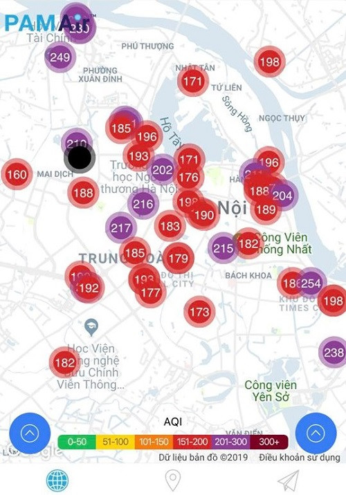 Ngoài ra, chị em nhớ lưu ý các yếu tố khác mà da mình tiếp xúc. Ví dụ: không gian trong nhà (càng tối giản thì càng ít bụi, dễ lau chùi, ít ô nhiễm), quần áo (không nên phơi lâu ngoài trời, không khí trong nhà và trong ô tô (nên có máy lọc không khí thì tốt)...