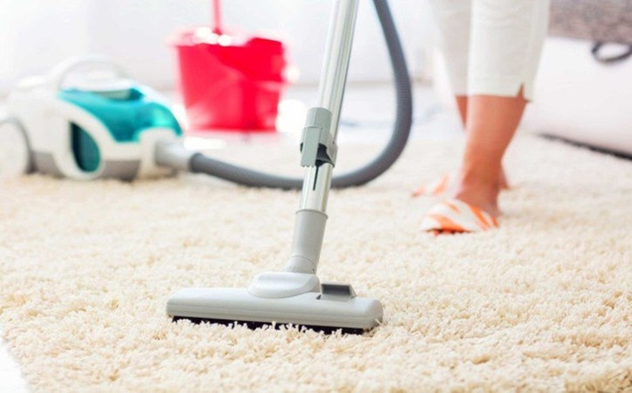 Thảm có thể chứa một lượng lớn vi khuẩn có hại, bụi bẩn, kim loại nặng gây hại cho con người và vật nuôi nếu không được vệ sinh thường xuyên.