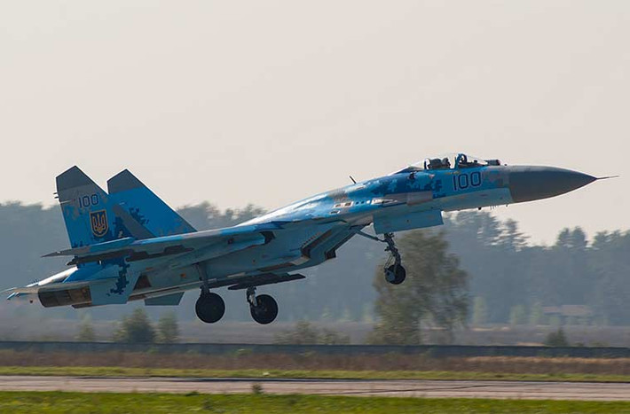 Sau 1991, Không quân Ukraine được nhận tổng cộng 55 chiếc Su-27, nhưng hiện chỉ còn hoạt động tốt 18 chiếc Su-27 gồm các biến thể: Su-27, Su-27S, Su-27C, Su-27P và Su-27UB.