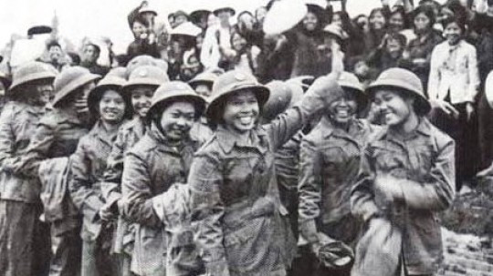 Năm 1971, bài thơ được nhạc sĩ Hoàng Hiệp phổ nhạc. Bài hát cũng được đánh giá là một trong những tình khúc hay nhất thời chống Mỹ và trở nên quen thuộc với nhiều người đến tận ngày nay.