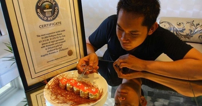 Sushi với giá 2.750 USD (~63 triệu đồng) do đầu bếp này làm ra đã được kỷ lục Guiness công nhận là sushi đắt nhất thế giới.