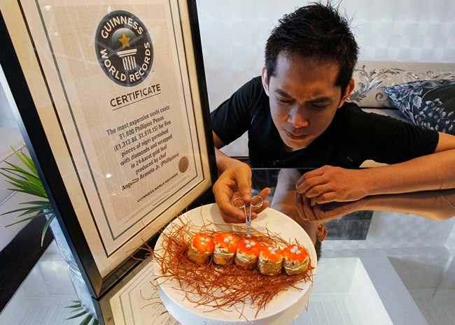 Theo đầu bếp này, sushi đắt tiền của anh được khách đặt phục vụ trong bữa tiệc cầu hôn hoặc trong khi đang tán tỉnh nhau.