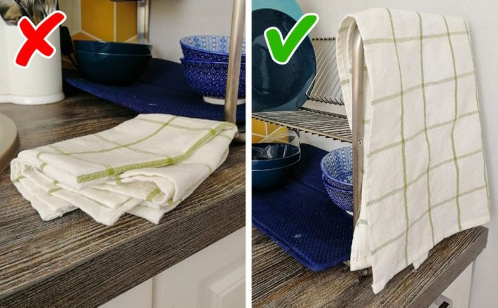 Việc xếp các khăn ướt chồng lên nhau sẽ tạo điều kiện cho vi khuẩn sinh sôi, kèm theo những loại mùi khó chịu. Tốt nhất bạn nên treo chúng lên tại nơi khô ráo, đặc biệt là những khăn dùng trong nhà bếp.