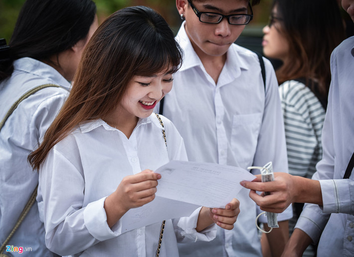 Tổng số thí sinh dự thi để được xét công nhận tốt nghiệp THPT là 879.705, số thí sinh sẽ tham gia xét tuyển sinh ĐH, CĐ là 688.466 và 237.326 thí sinh đăng ký dự thi chỉ để xét công nhận tốt nghiệp THPT mà không có nhu cầu dùng kết quả thi để xét tuyển vào các trường đại học.