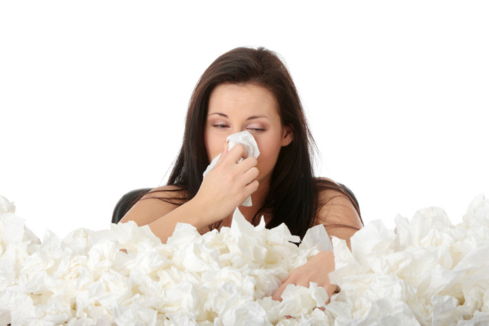 Nghẹt mũi, giảm độ nhạy khướu giác. Khoảng 80 – 90% bệnh nhân được chẩn đoán ung thư mũi xác nhận từng đối diện với chứng nghẹt mũi, giảm độ nhạy khướu giác. Thông thường, nghẹt mũi chỉ xuất hiện ở 1 bên, khi khối u còn nhỏ.