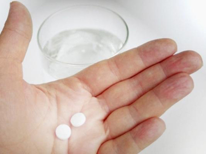 Nắm được các yếu tố gây ung thư. Ngoài yếu tố di truyền, việc lạm dụng estrogen có trong thuốc tránh thai, phương pháp thay thế hormone thời kỳ mãn kinh đều khiến bạn dễ mắc ung thư vú. Vì lý do này, cần tham khảo ý kiến bác sĩ trước khi quyết định sử dụng.