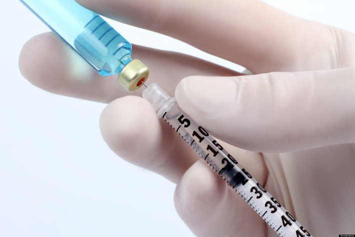 Hiện tại, vắc xin Gardasil được sử dụng khá phổ biến. Để phát huy tác dụng tối đa, cần tiến hành tiêm khi chưa quan hệ tình dục, trong độ tuổi từ 11 – 26.