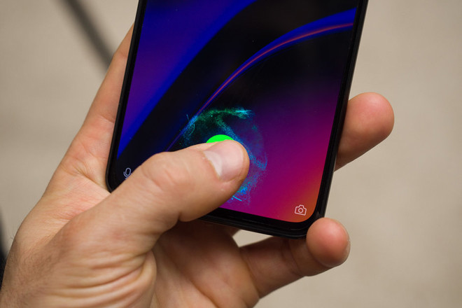 OnePlus 7T Dự kiến ra mắt: Tháng 10 Nửa năm sau OnePlus 7 và OnePlus 7 Pro, OnePlus sẽ tấn công thị trường một lần nữa với OnePlus 7T và 7T Pro - hai điện thoại sẽ được cải tiến cao hơn một bậc và đánh bóng cho tên tuổi “gia đình” OnePlus 7 ban đầu. Ảnh: Concept OnePlus 7T.