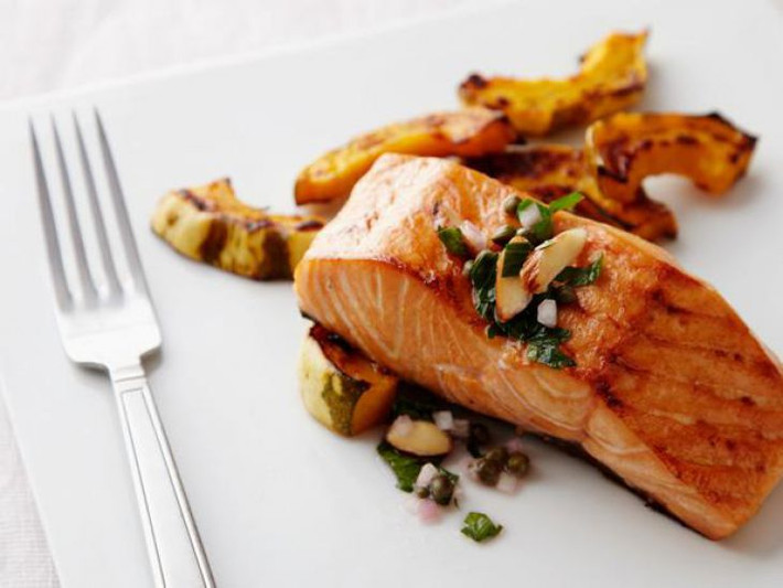 Cá hồi giàu protein và các chất béo lành mạnh hơn bất cứ loại thực phẩm nào khác.
