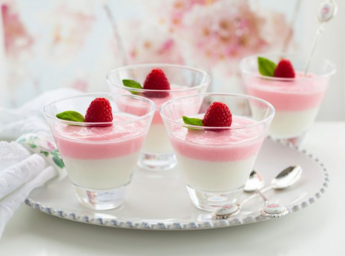 Sữa chua là sản phẩm từ sữa tuyệt vời cho tất cả mọi người. Nó giúp tạo ra và duy trì hệ vi sinh vật và hỗ trợ trong việc tiêu hóa đầy đủ thức ăn bạn ăn.