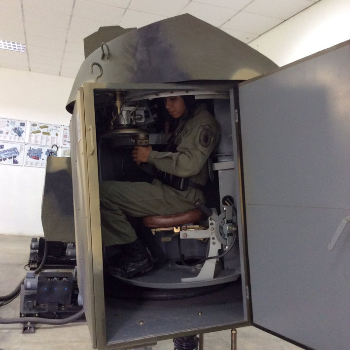 Các binh sĩ Lữ đoàn 31 huấn luyện sử dụng BMP-3 trên hệ thống mô phỏng. Nguồn ảnh: Otvaga