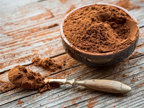 Bột ca cao: Có khoảng 1 gram protein có trong 1 thìa bột ca cao. Nó chứa nhiều chất xơ giúp bạn trong việc giảm cân và cũng có mangan giúp săn chắc cơ thể và xây dựng cơ bắp.