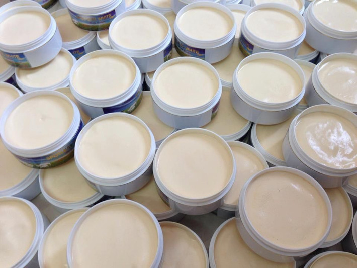 Luôn nhớ sử dụng các loại mỹ phẩm rõ nguồn gốc xuất xứ, tránh ham rẻ mà dùng mỹ phẩm trôi nổi gây bào mòn, hư hại da khiến da bị tổn thương dễ gây ra nám da.