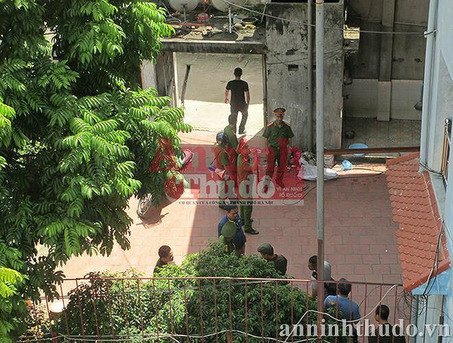Quá trình vây ráp, truy tìm nghi can diễn ra quyết liệt, mạnh mẽ, thể hiện rõ quyết tâm trấn áp tội phạm đến cùng của lực lượng CATP Hà Nội.
