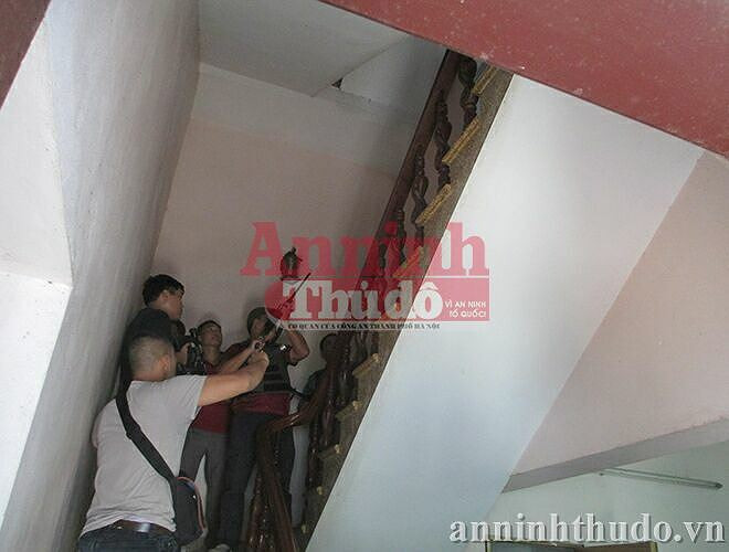 Khi các lực lượng tiếp cận vị trí nghi ngờ có nghi can lẩn trốn, không khí hết sức căng thẳng