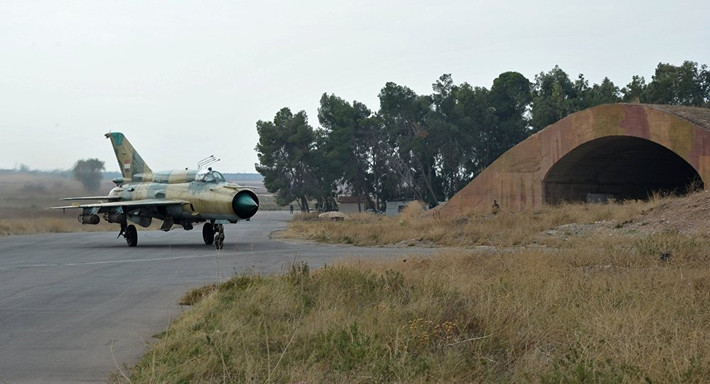 Thậm chí, MiG-21 vẫn đang từng ngày từng giờ tham gia vào các cuộc xung đột khắp thế giới. Ví dụ điển hình, ở Syria, không quân nước này đang sử dụng MiG-21 tham gia các nhiệm vụ ném bom, bắn rocket tiêu diệt quân khủng bố đang giày xéo đất nước xinh đẹp bên bờ Địa Trung Hải này. Nguồn ảnh: Airliners.net