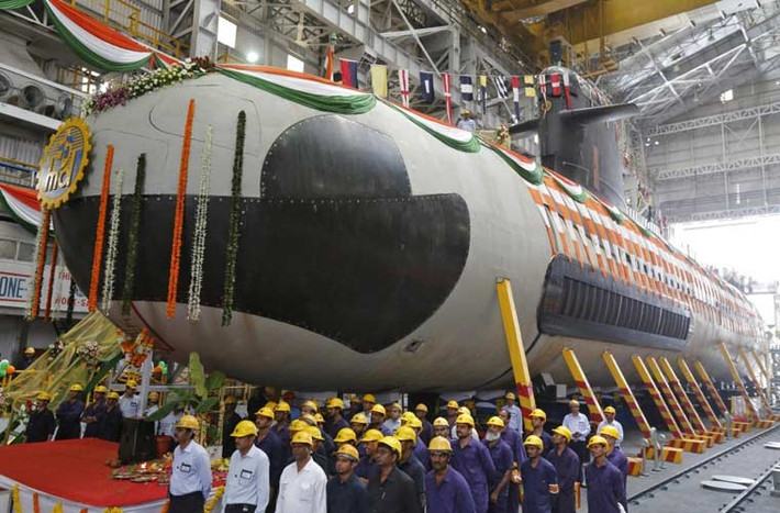 Hôm 6/4/2015, nhà máy đóng tàu Mazagon Docks (Mumbai) đã chính thức hạ thủy tàu ngầm tấn công lớp Scorpene đầu tiên cho Hải quân Ấn Độ, mang tên INS Kalvari (S50).