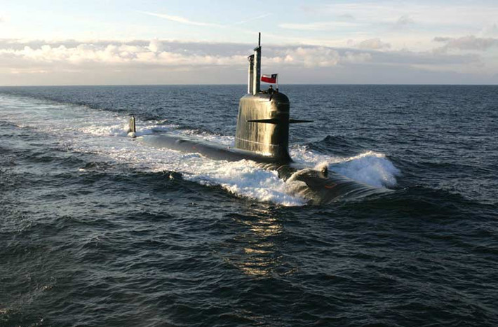 Đặc biệt nhất, tàu ngầm tấn công Scorpene sẽ được trang bị hệ thống động cơ đẩy không khí độc lập (AIP) giúp thời gian lặn dài hơn so với tàu ngầm không có AIP và thời gian hoạt động liên tục lâu hơn. Theo nhà sản xuất, với chế độ AIP, tàu ngầm hoạt động liên tục 71 ngày trên biển (vượt xa lớp Kilo 636 của Nga).