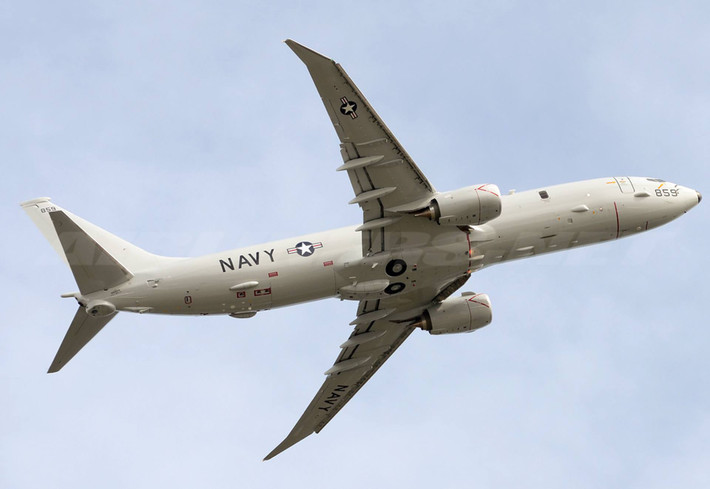 Tuy đắt đỏ vô cùng nhưng khả năng thám sát biển, săn ngầm mà P-8 Poseidon mang lại vượt trội hơn P-3, có lẽ là mạnh nhất thế giới hiện nay. Nó được trang bị radar thám sát mặt nước AN/APY-10 mạnh mẽ, hai động cơ phản lực cho bán kính hoạt động 2.222km, quần đảo 4 tiếng liên tục trong nhiệm vụ tác chiến chống ngầm; mang được đa dạng các loại vũ khí.