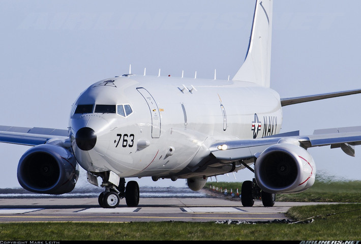 Tuy khả năng cao Việt Nam sẽ chọn P-3 Orion của Lockheed Martin, nhưng Boeing chắc vẫn sẽ chào bán những chiếc máy bay săn ngầm P-8 Poseidon cực kỳ hiện đại do hãng này phát triển. P-8 chính là mẫu máy bay thay thế vai trò của P-3 trong Không quân Hải quân Mỹ và phục vụ thị trường xuất khẩu, thay thế số P-3 đang phục vụ khắp thế giới. Một chiếc P-8 hiện có giá khoảng 256,5 triệu USD/chiếc.