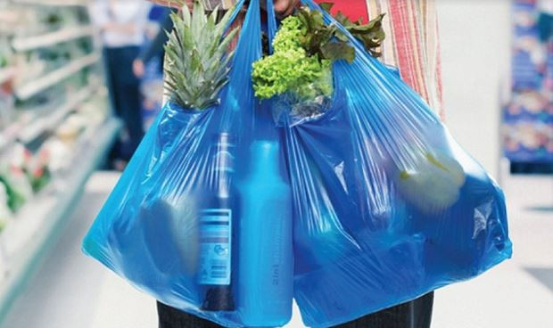 Túi nilon có 2 loại: Loại thứ nhất được sản xuất từ 100% các hạt nhựa PV và PP nguyên sinh từ dầu mỏ nguyên chất. Loại nhựa này không gây độc hại cho con người.