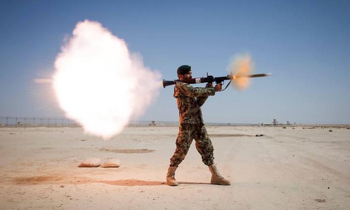 Đến cả dòng súng phóng lựu chống tăng RPG-7 cũng có nguy cơ về hưu dù chúng vẫn là thứ vũ khí hữu dụng và được đánh giá cao trên thế giới. Phương án thay thế cao nhất mà Czech chọn dường như là Carl Gustav M4. Nguồn ảnh: Wikipedia
