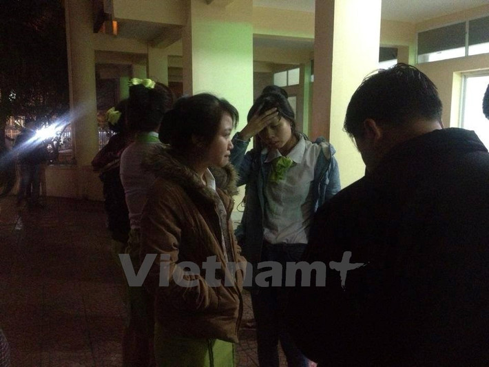 21h45 phút, 4 nhân viên Big C đã tương đối tỉnh táo được đưa về. Tuy nhiên trên nét mặt của họ vẫn lộ rõ vẻ mệt mỏi vì sự cố.