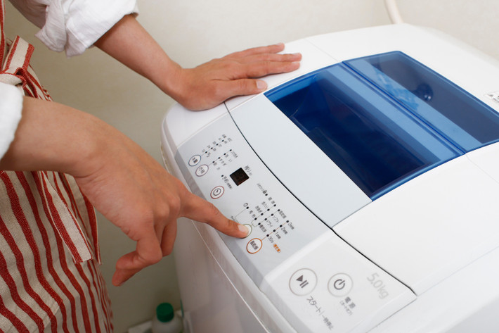 Các vi khuẩn và nhiều chất bẩn khác sẽ lưu lại trong máy từ lần giặt này sang lần giặt khác, và cứ thế sau mỗi lần giặt máy lại tích thêm.