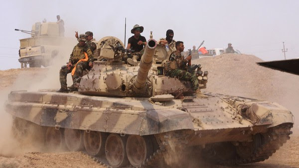 Xe tăng T-72S được Iran cung cấp cho dân quân Iraq phục vụ chiến dịch tấn công phiến quân Hồi giáo IS. Không rõ vì sao, chiếc T-72S lại bị gỡ bỏ toàn bộ gạch ERA (giáp phản ứng nổ) chuyên chống các loại đạn chống tăng RPG.