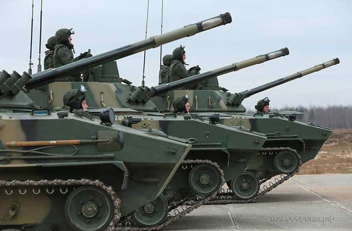 Đội hình xe thiết giáp BMD-4M trước giờ xung trận.