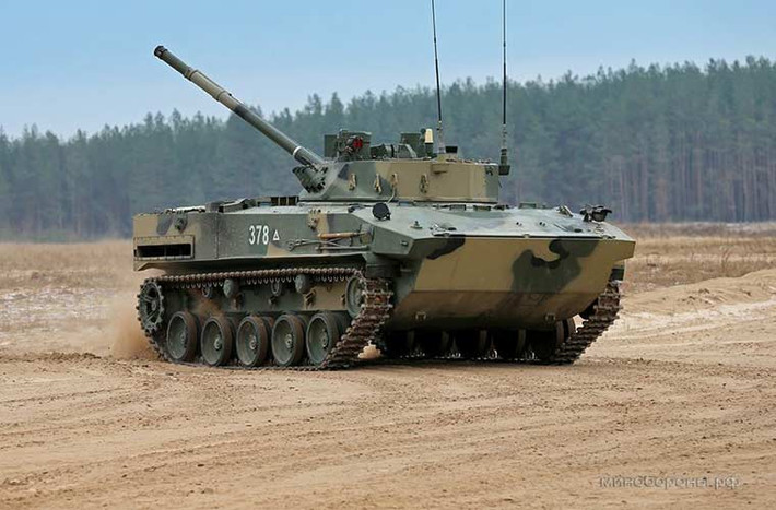 Xe thiết giáp chiến đấu BMD-4M được trang bị pháo chính 100mm có thể bắn tên lửa chống tăng Bastion qua nòng, pháo đồng trục 30mm.